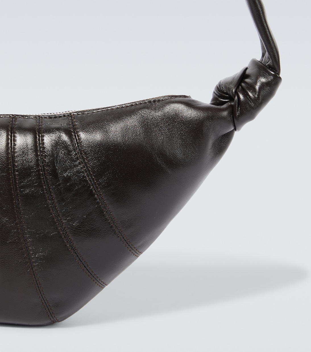 Messenger Bag Croissant Small aus Leder | Lemaire