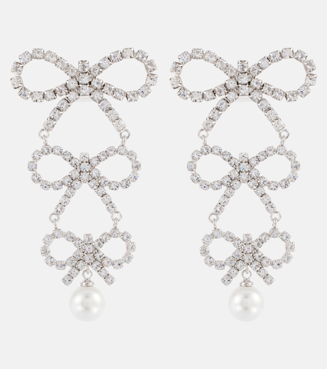 Orecchini a goccia con dettagli in perle finte per un look giovane e trendy