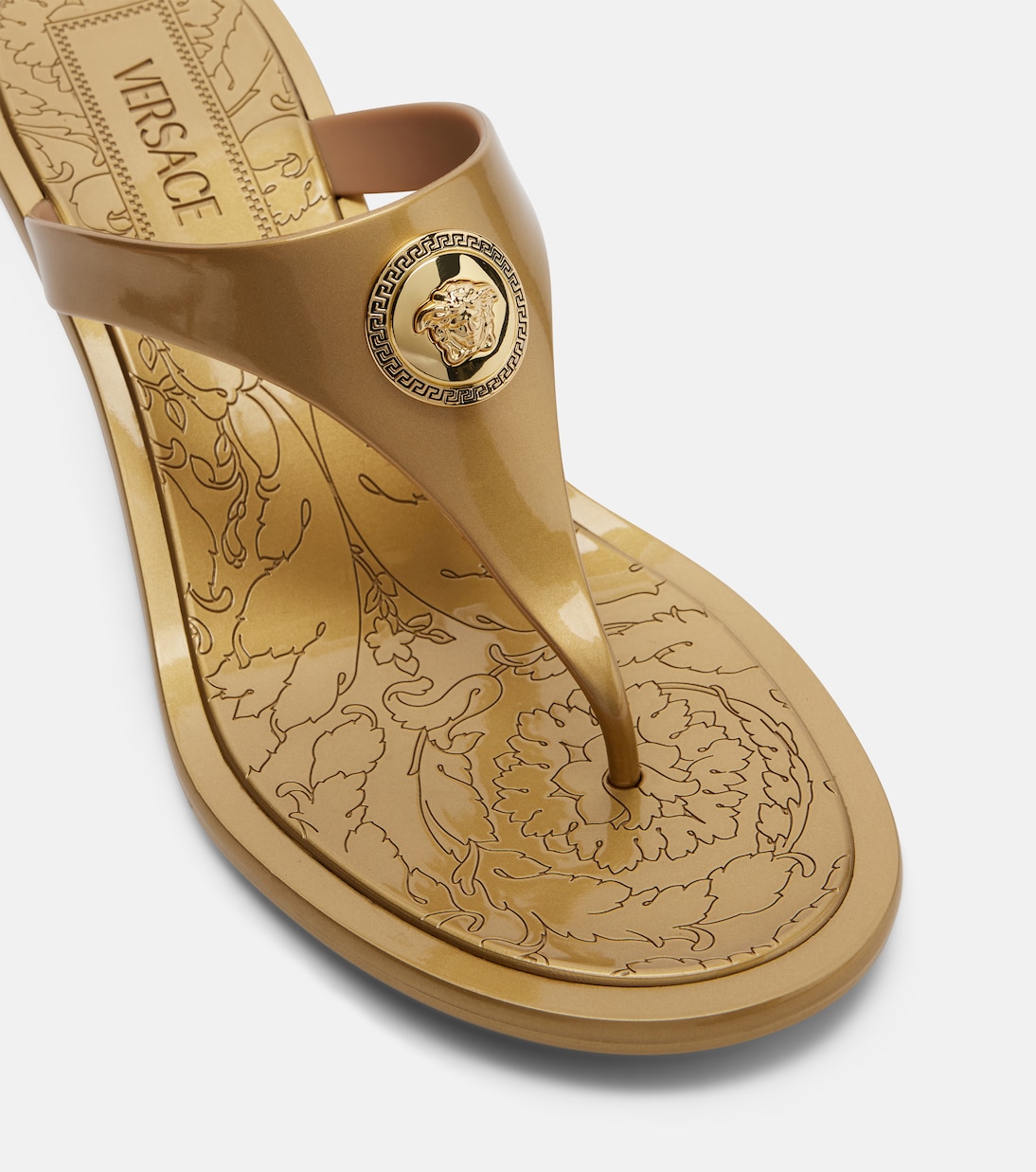 صندل بصباع من المعدن Alia 55 | Versace