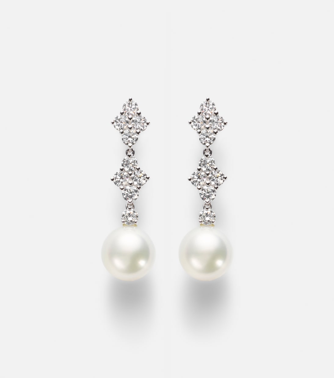 18kt white gold drop earrings with pearls and diamonds | Mikimoto