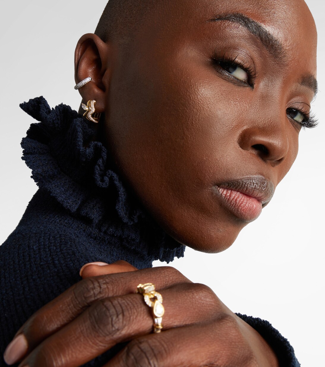 18kt gold (750/1000) earrings with diamonds | Shay Jewelry