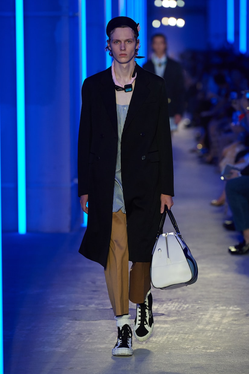 حذاء سنيكرز بياقة مرتفعة | Prada