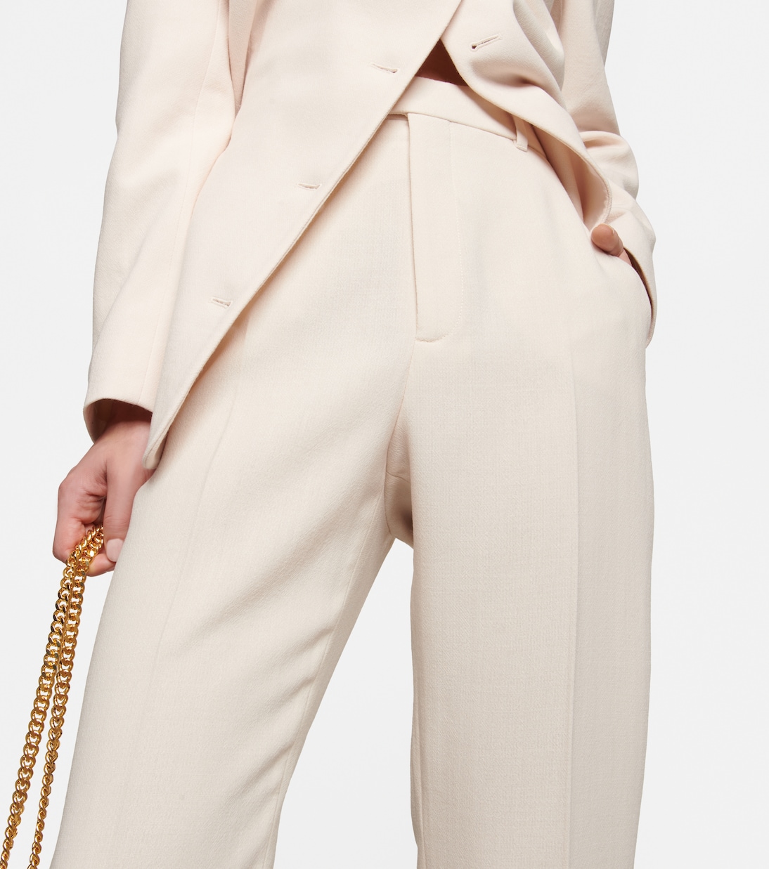 Pantalones de lana con corte acampanado y textura crêpe de Gucci para jóvenes modernos