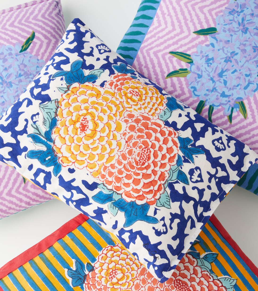 Arabesque Corolla cotton cushion | Lisa Corti