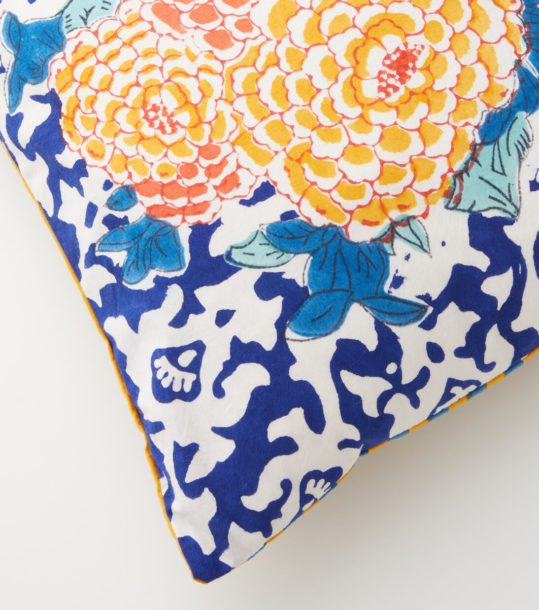 Arabesque Corolla cotton cushion | Lisa Corti
