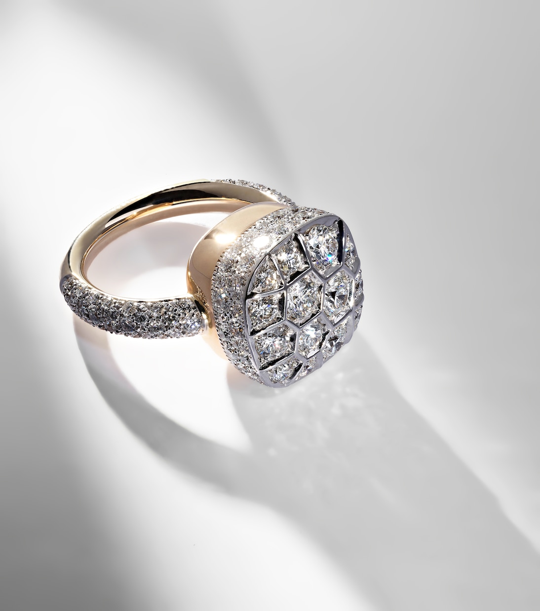 Bague Nudo Solitaire en or 18 ct et diamants | Pomellato