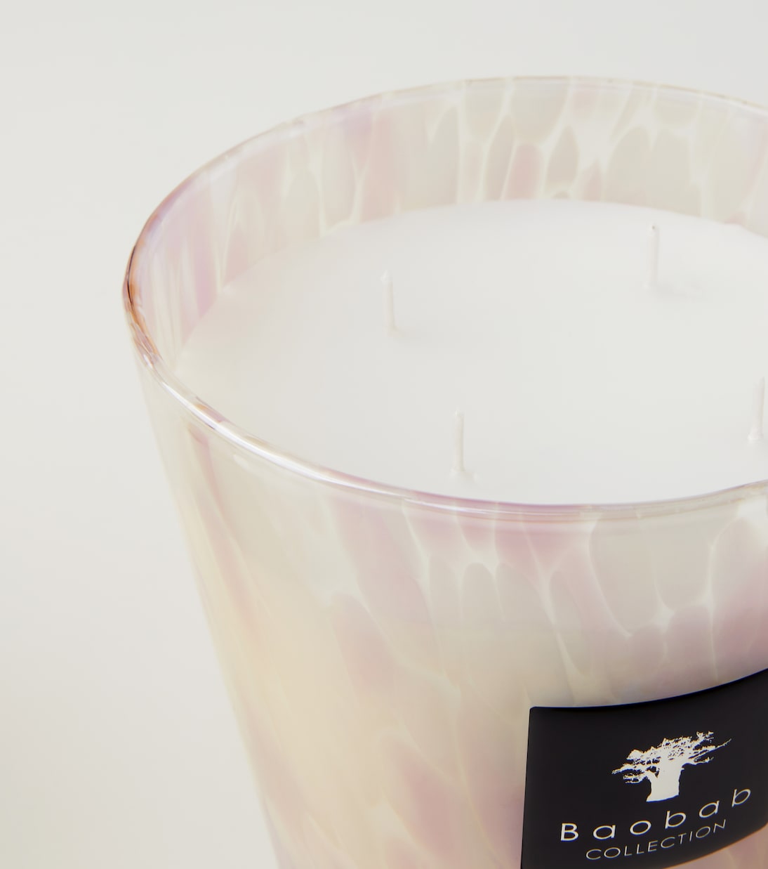 Pearls White Medium scented candle | Baobab Collection
