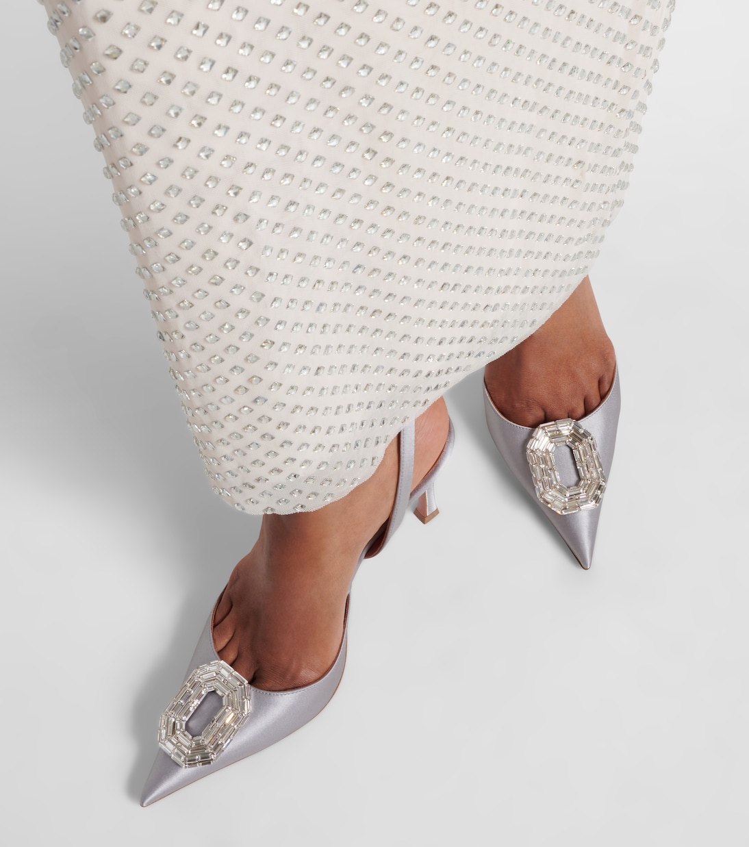 Verzierte Slingback-Pumps Camelia 90 aus Satin | Amina Muaddi