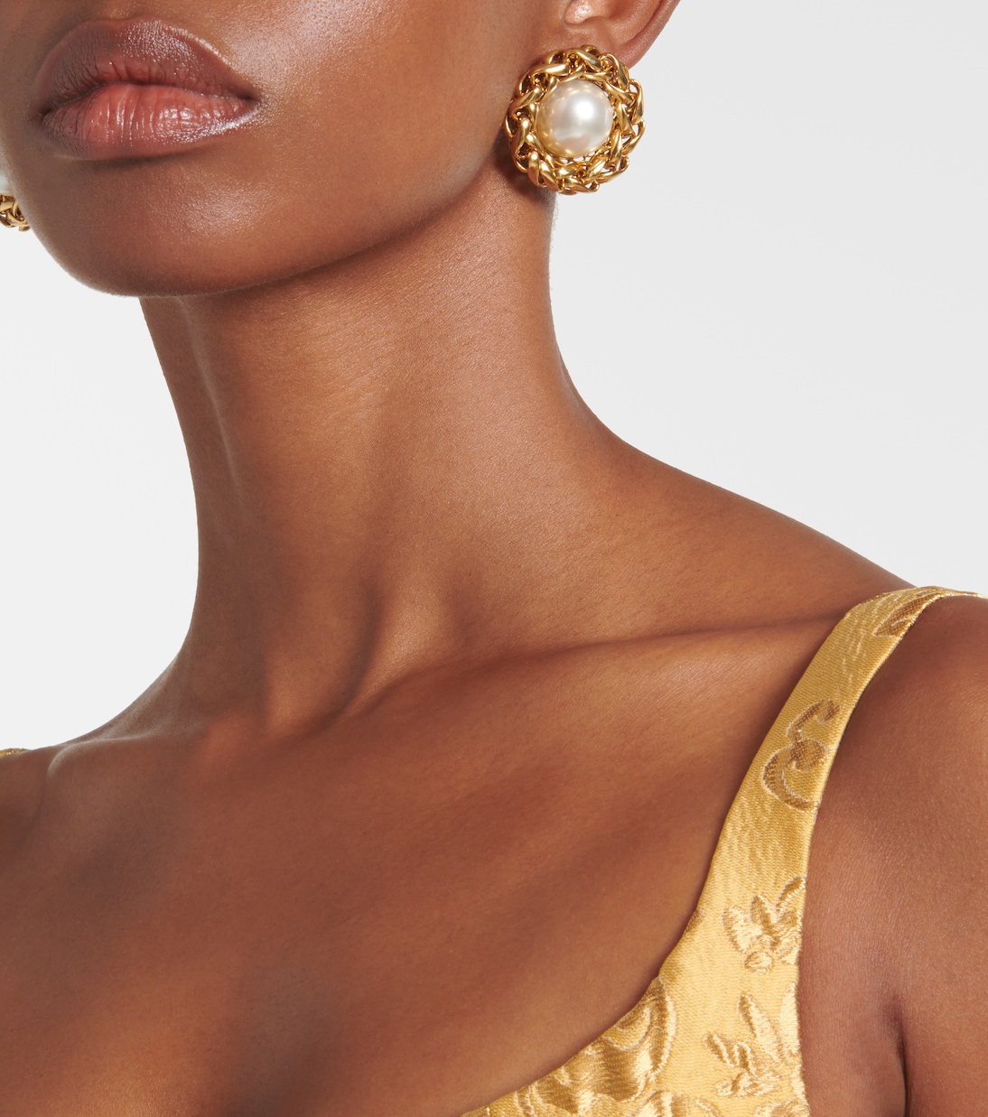 Orecchini Marit bagnati in oro 18K | Jennifer Behr