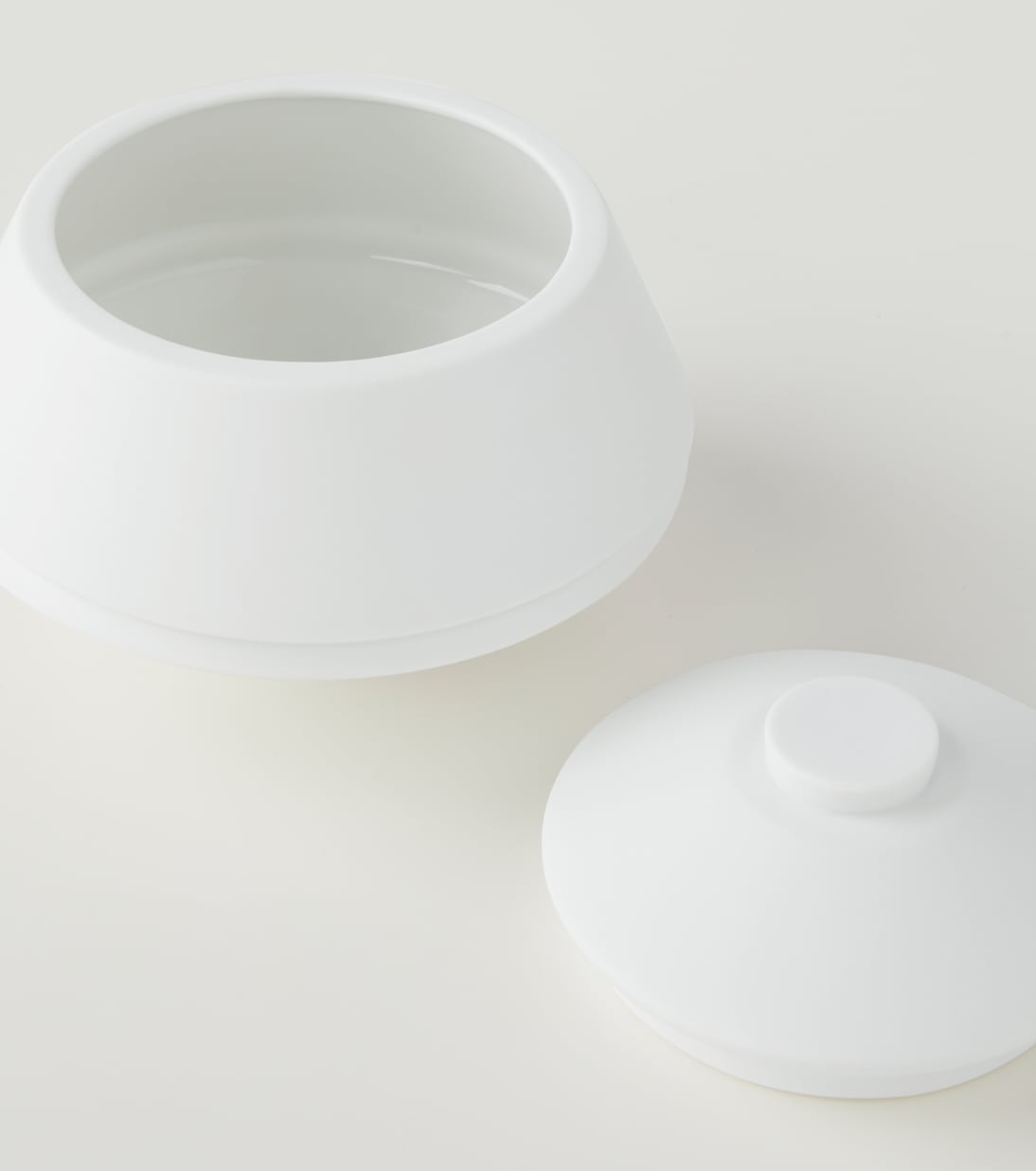 Circle sugar bowl by Alessandra Facchinetti | Editions Milano