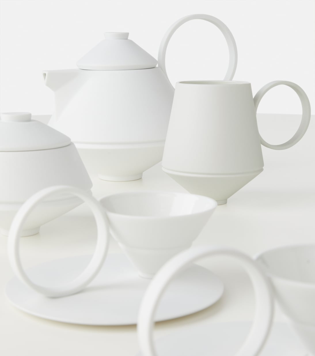 Circle sugar bowl by Alessandra Facchinetti | Editions Milano