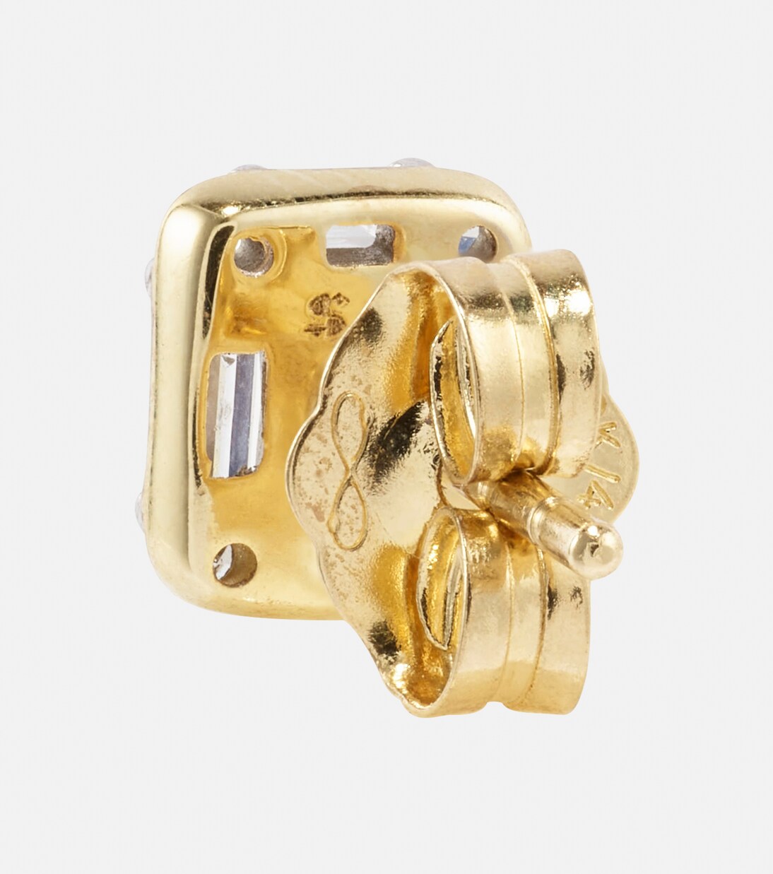 Orecchini a bottone in oro giallo 10kt con diamanti – Eleganza e forza per giovani moderni