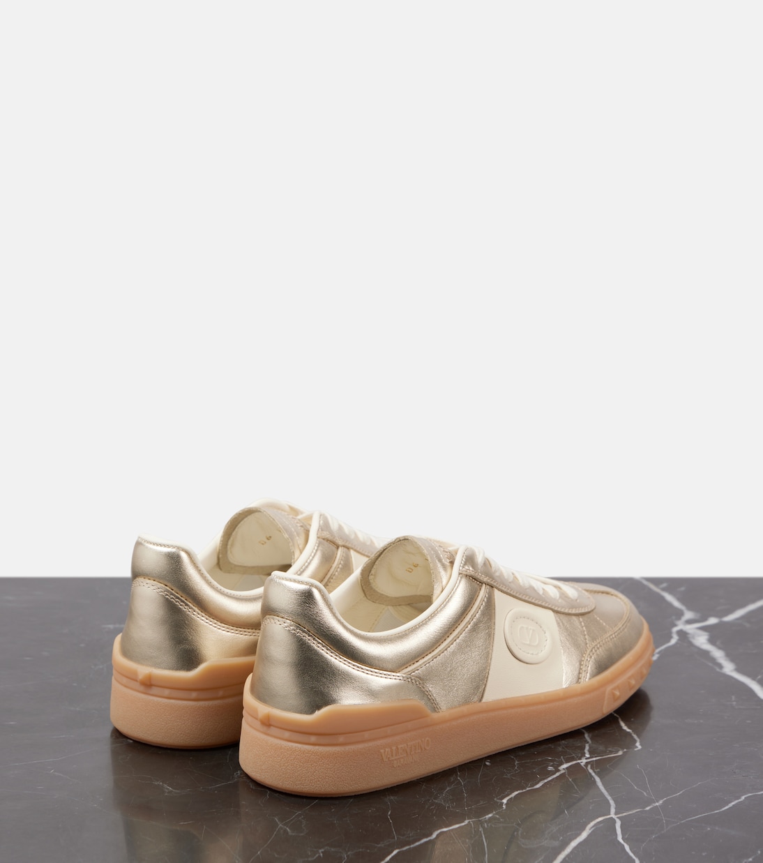 Baskets Upvillage en cuir métallisé | Valentino Garavani