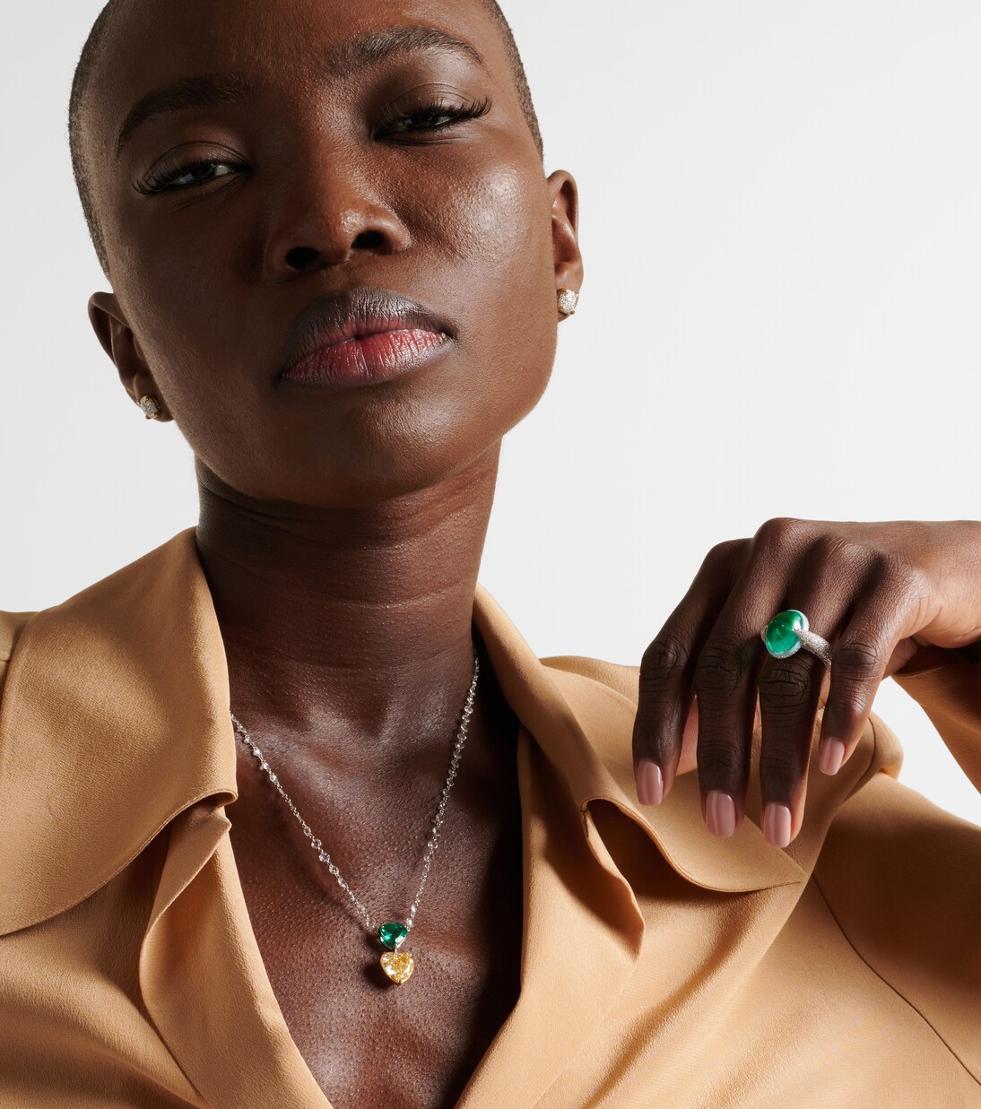 Pendentif en or 18 ct, diamants jaunes et émeraudes | Kamyen