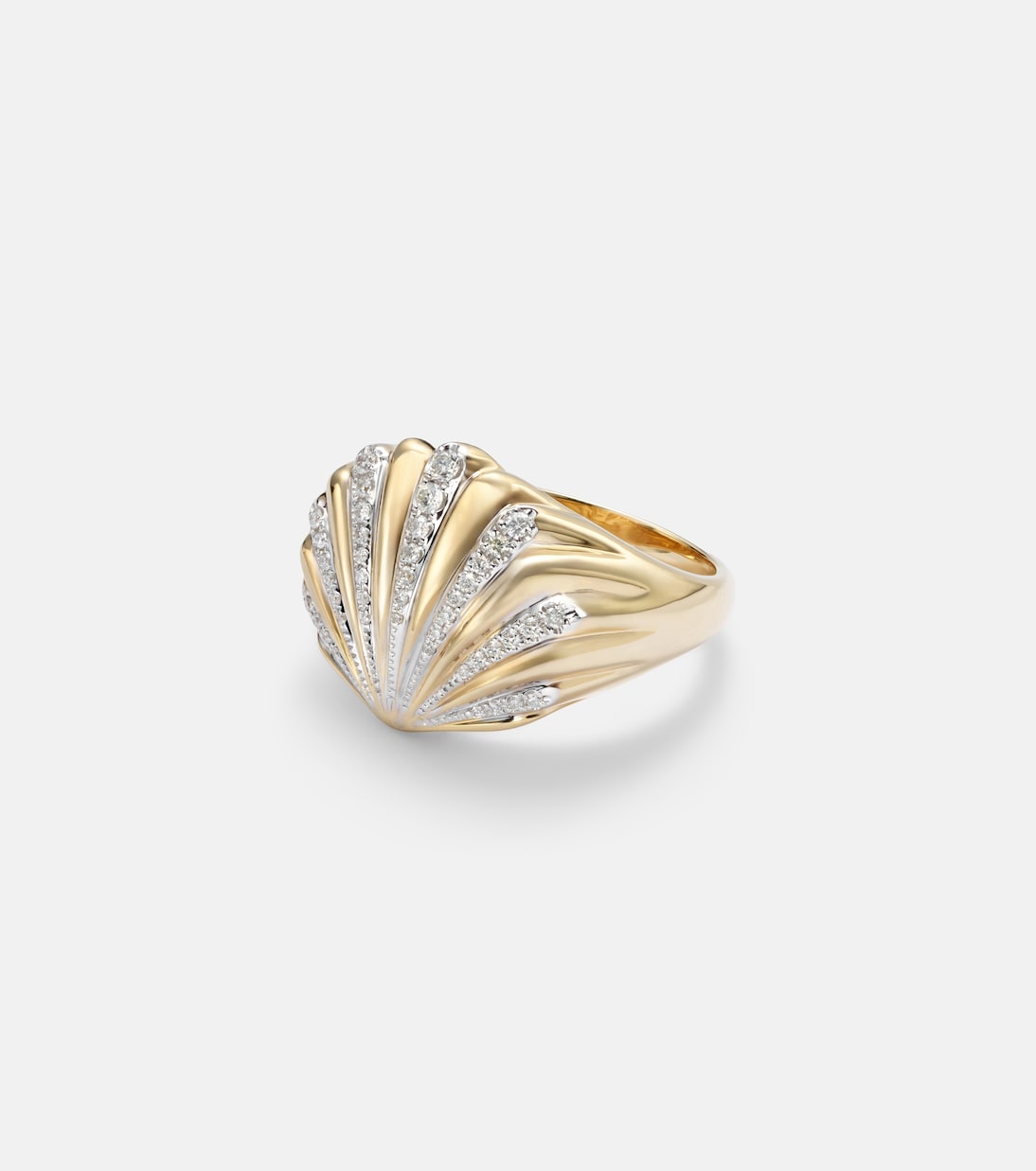 Chevalière Coquillage 18kt gold ring with diamonds | Yvonne Léon