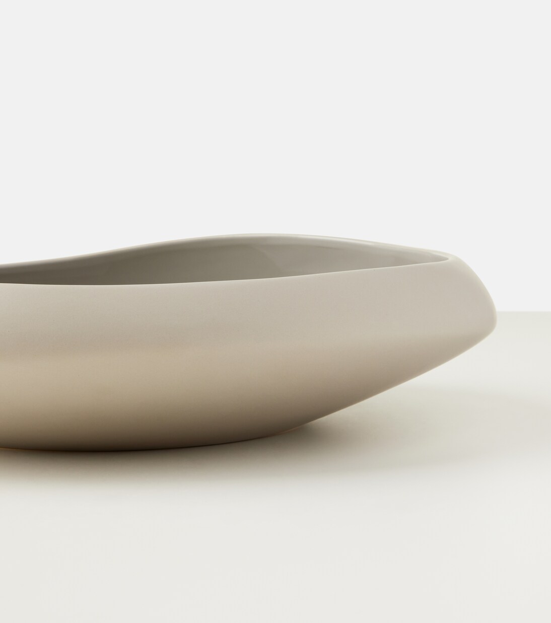 Irregular porcelain bowl | Serax