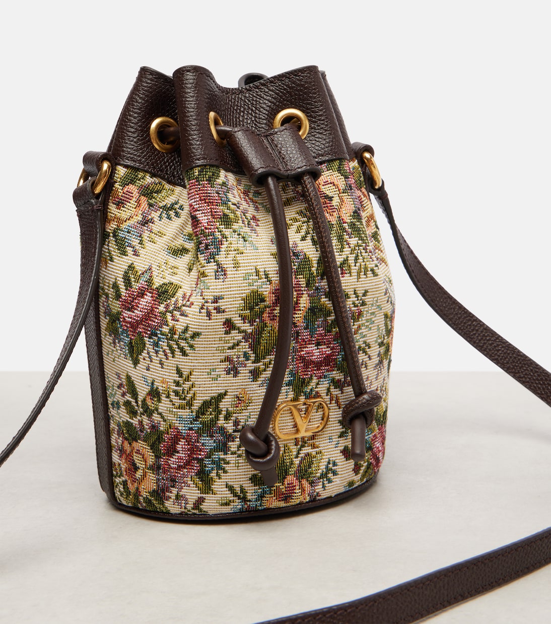 VLogo Signature Small canvas bucket bag | Valentino Garavani