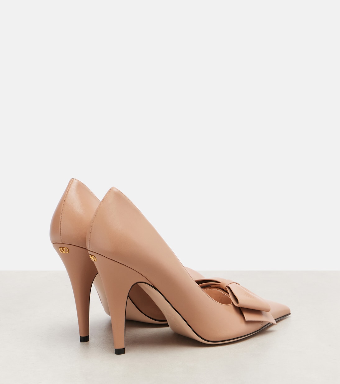 Bowow 100 bow-detail leather pumps | Valentino Garavani