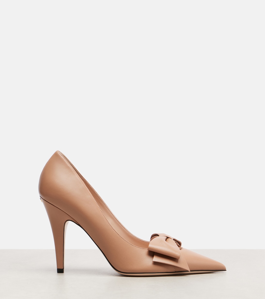 Bowow 100 bow-detail leather pumps | Valentino Garavani