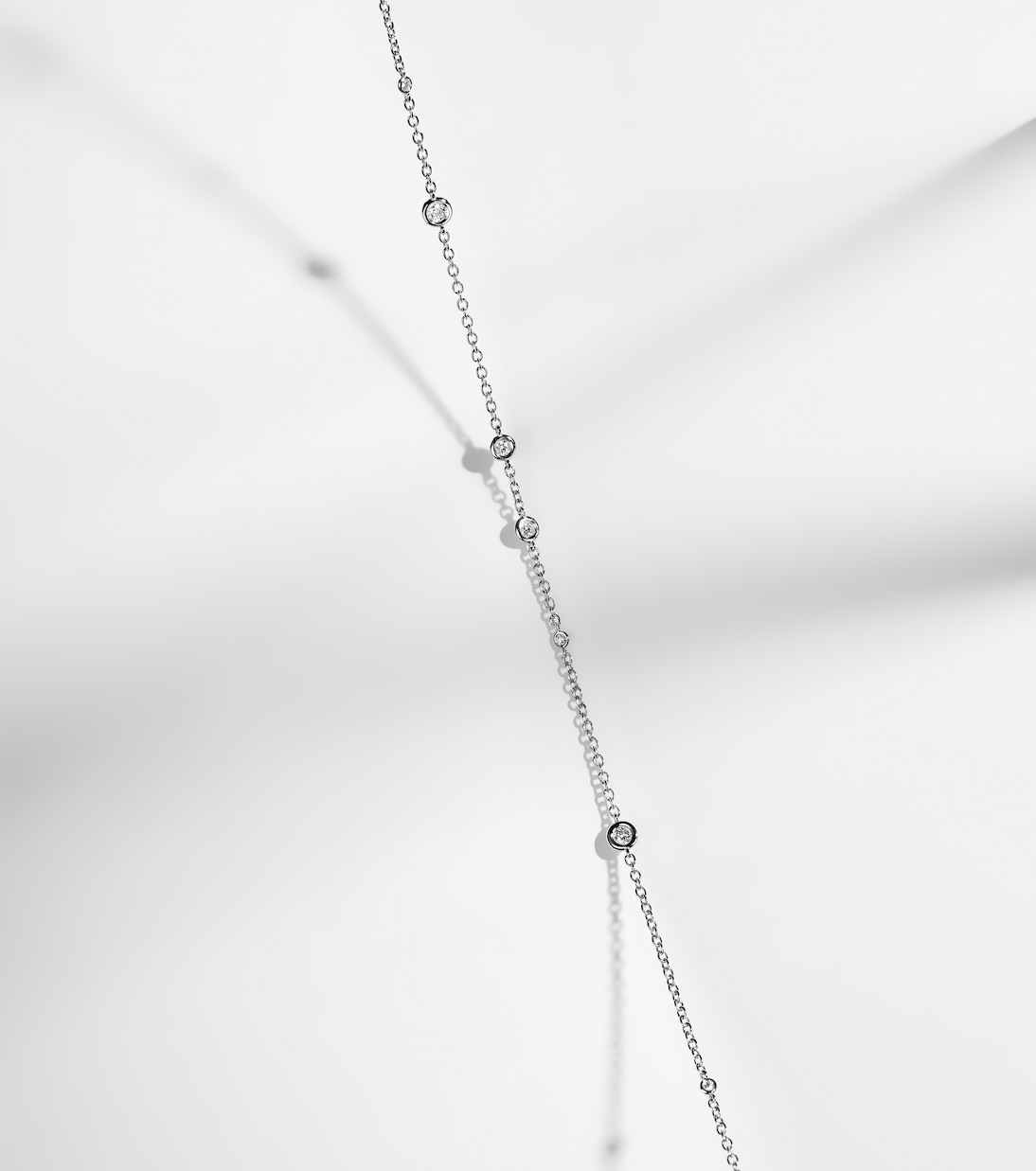 Collana in oro bianco 18kt con diamanti fluttuanti - Gioielli Bucherer per giovani