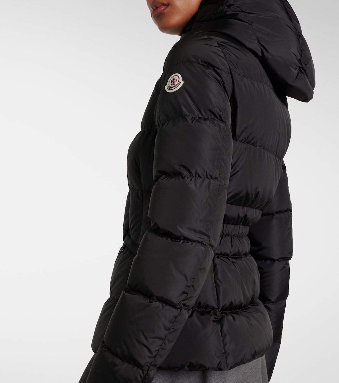 Chaqueta de Plumas Moncler Avoce para Jóvenes Modernos