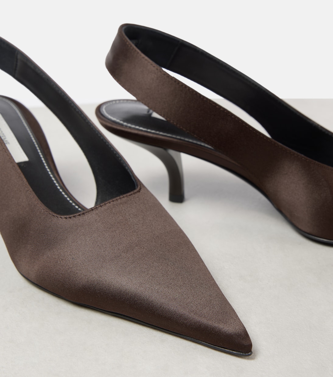 Slingback-Pumps Classic 55 aus Satin | Toteme