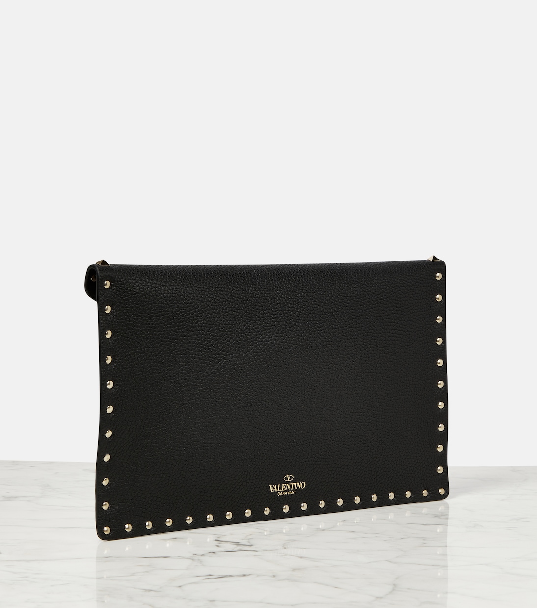 Clutch Rockstud aus Leder in Schwarz Valentino Garavani Mytheresa