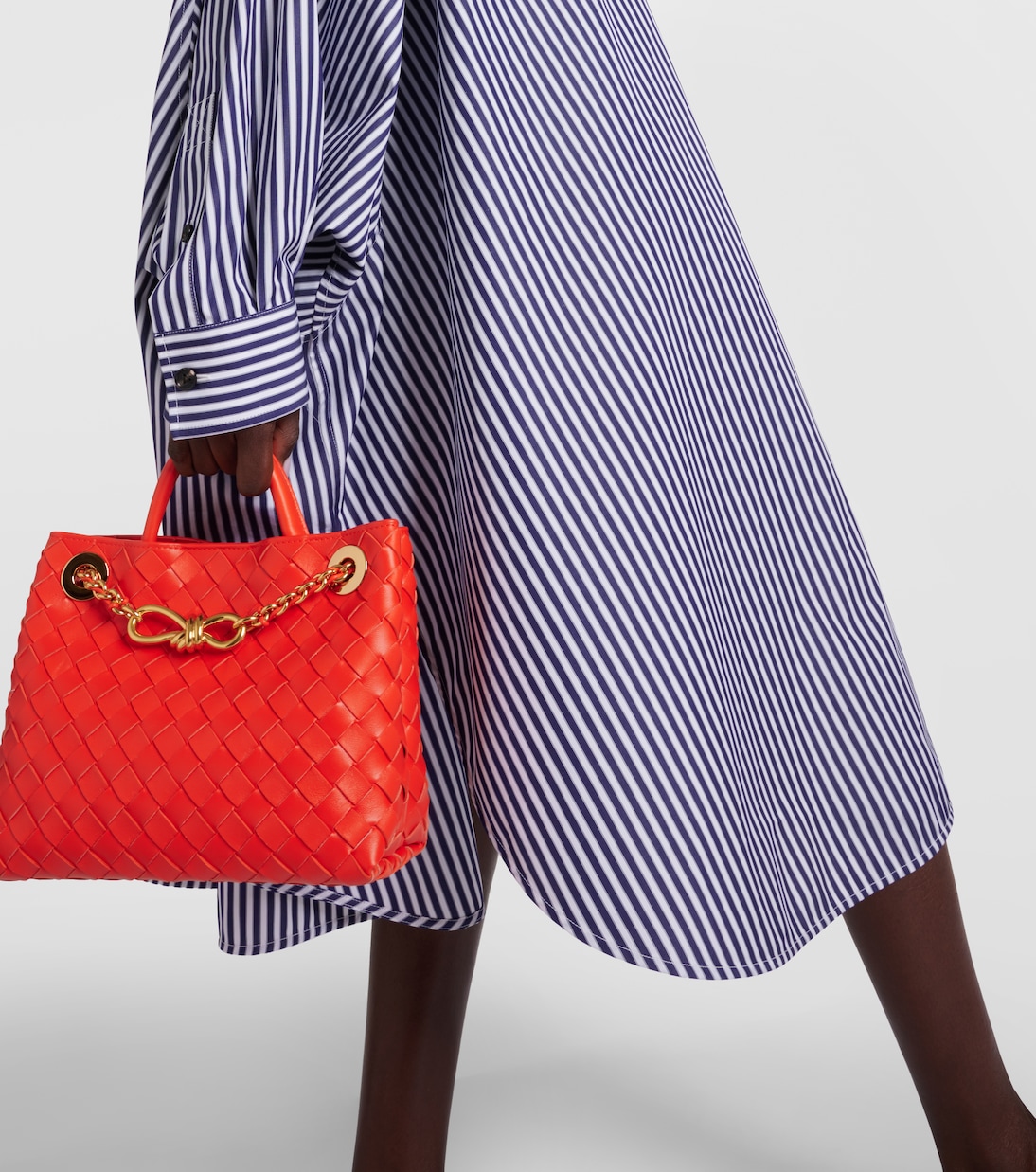 Vestido Camisero de Algodón con Rayas por Bottega Veneta para Jóvenes Modernos