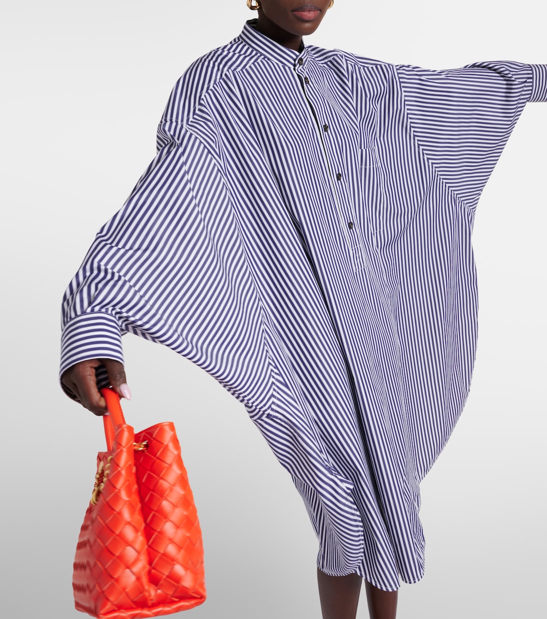 Vestido Camisero de Algodón con Rayas por Bottega Veneta para Jóvenes Modernos