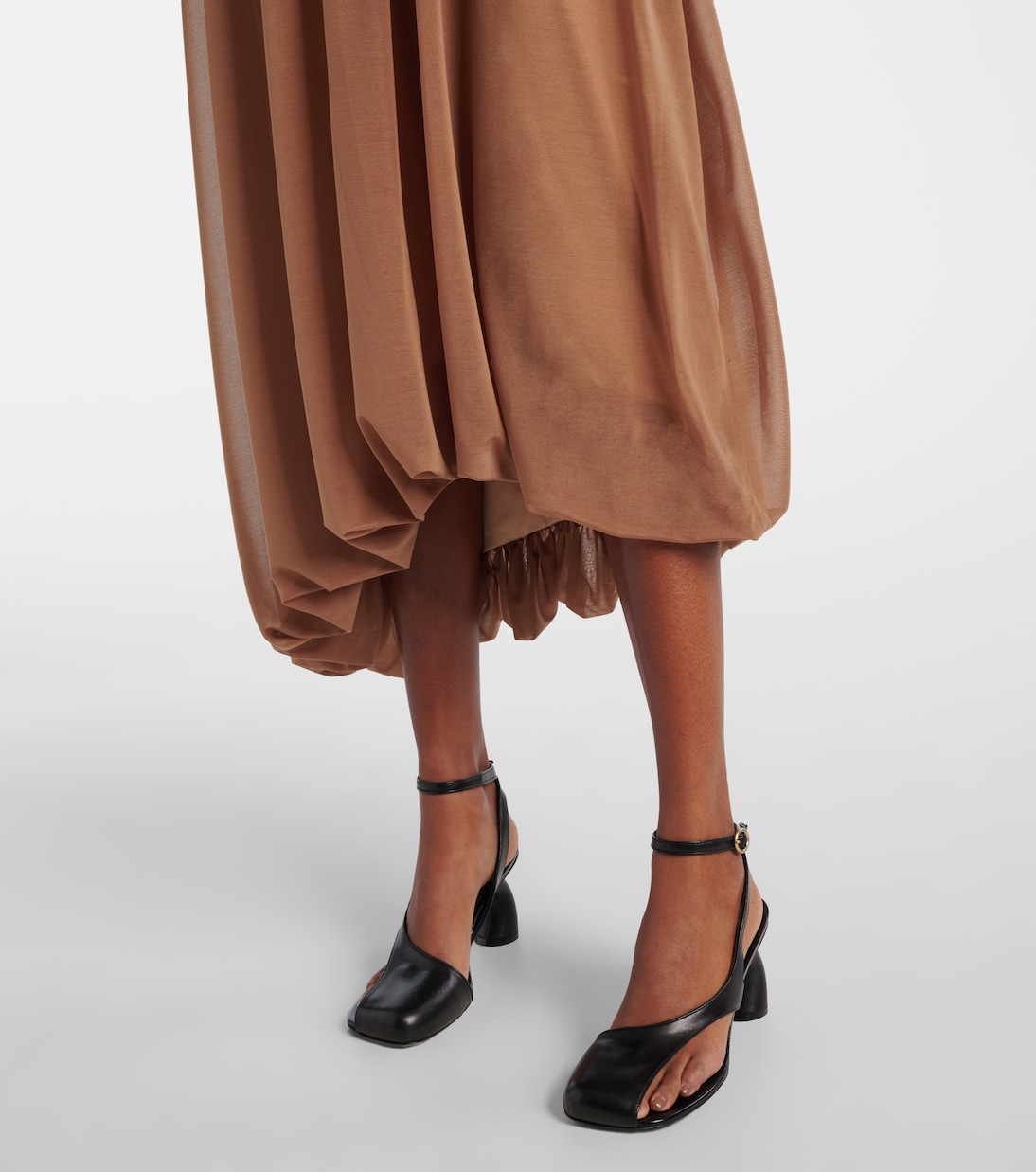 Gathered open-back midi dress | Xu Zhi