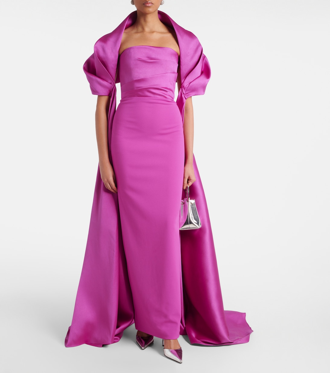 Vestido de fiesta Vera en satén con capa | Solace London
