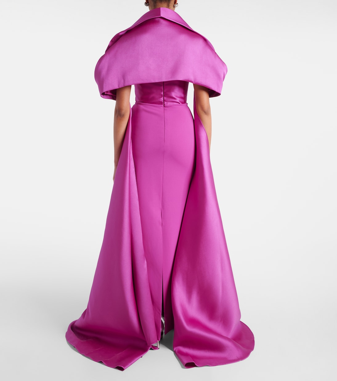 Vestido de fiesta Vera en satén con capa | Solace London