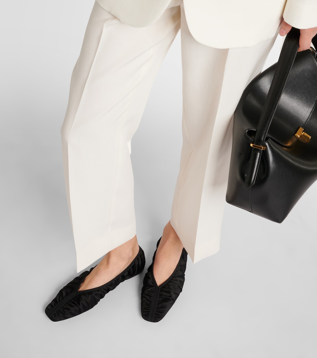Ballerine The Gathered Flat in raso | Toteme