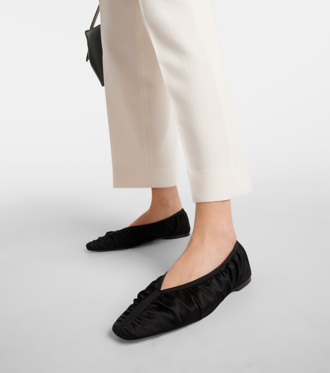 Ballerine The Gathered Flat in raso | Toteme