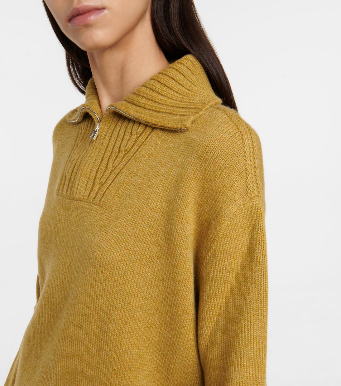 Maglione in Cashmere Loro Piana con Mezza Cerniera, Stile Giovane e Moderno