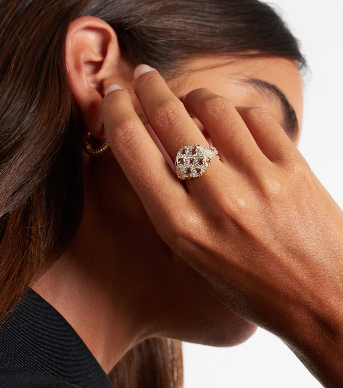 Anello in oro 9kt con diamanti grigi e zaffiri | Yvonne Léon