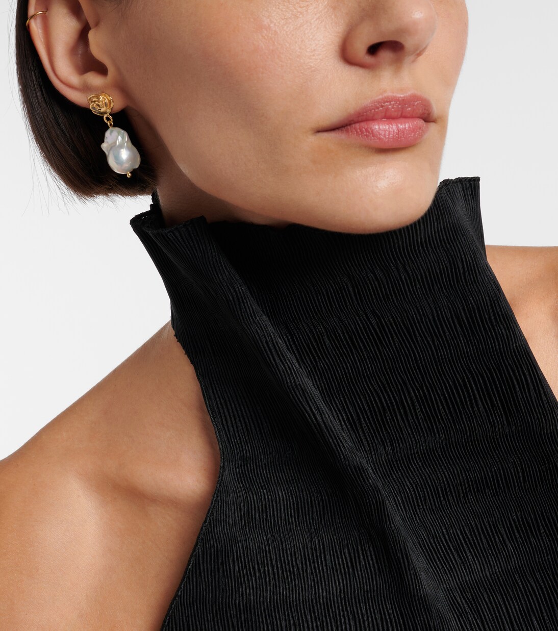 Baroque pearl gold-plated drop earrings | Magda Butrym