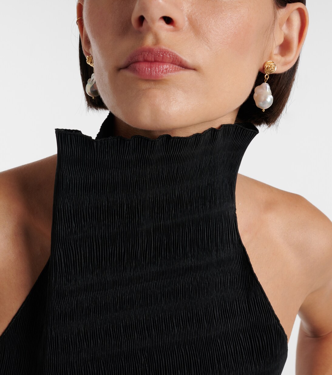 Baroque pearl gold-plated drop earrings | Magda Butrym