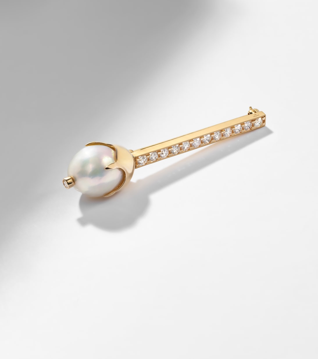 14kt gold brooch with diamonds and pearls | Mateo