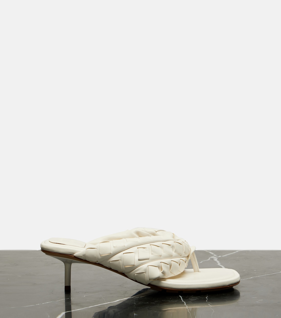 Salsa Intrecciato leather thong sandals | Bottega Veneta