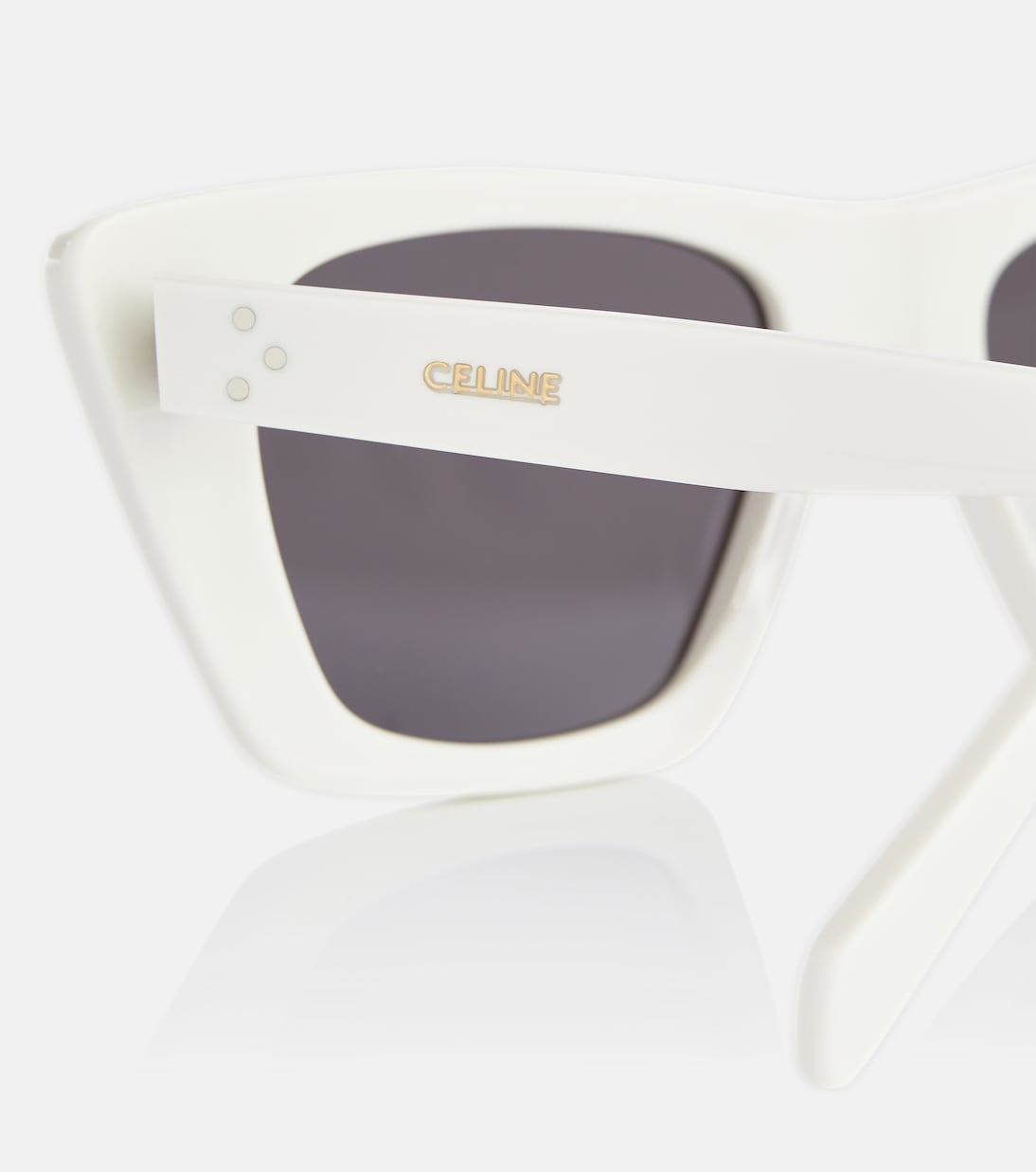 Occhiali da sole CELINE stile cat-eye per uno sguardo giovane e alla moda