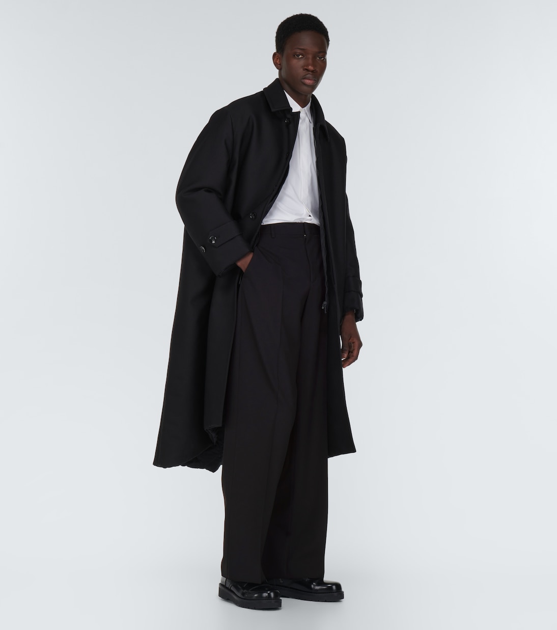 Pantalon droit à taille mi-haute en laine vierge | Valentino