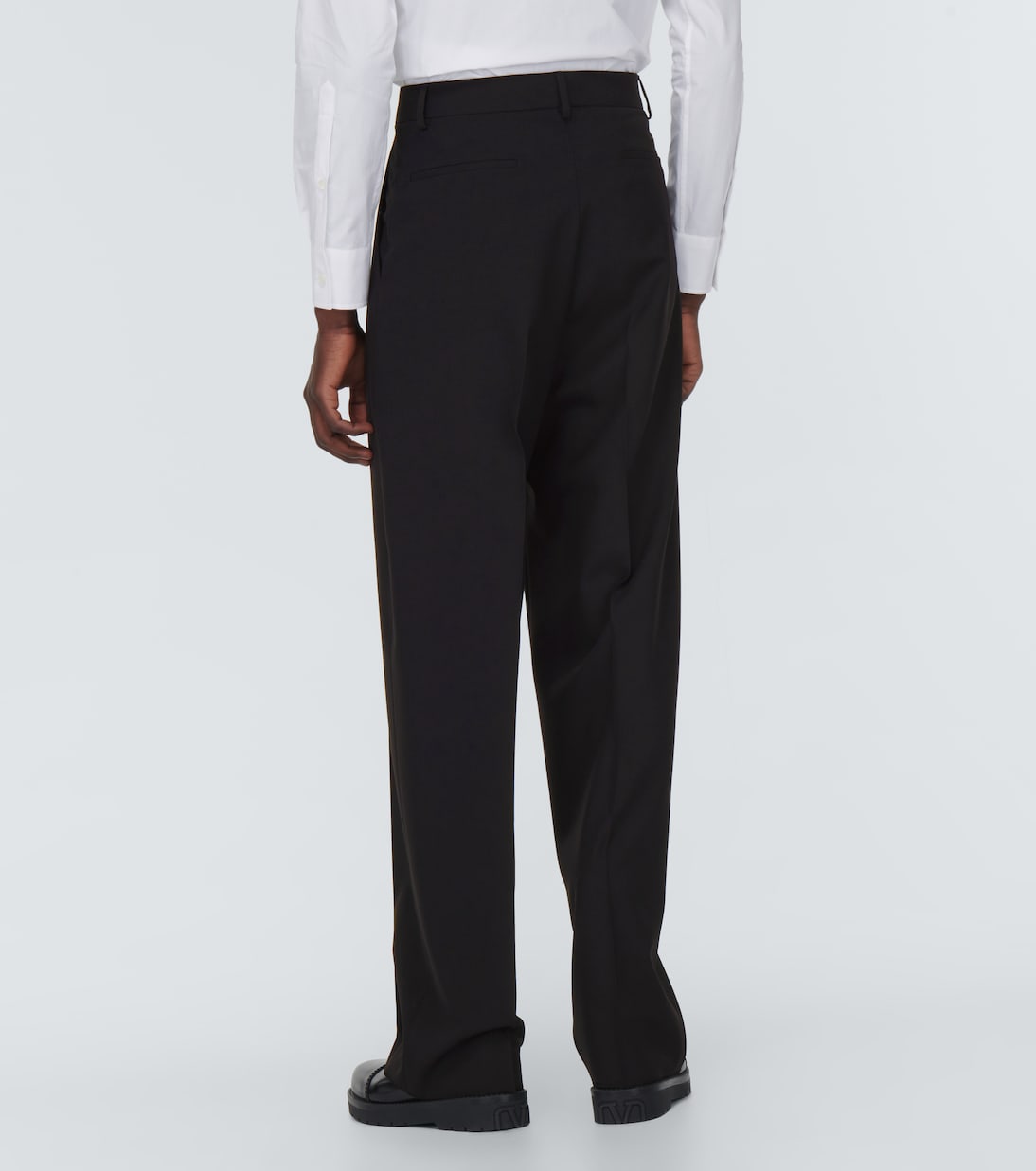 Pantalon droit à taille mi-haute en laine vierge | Valentino