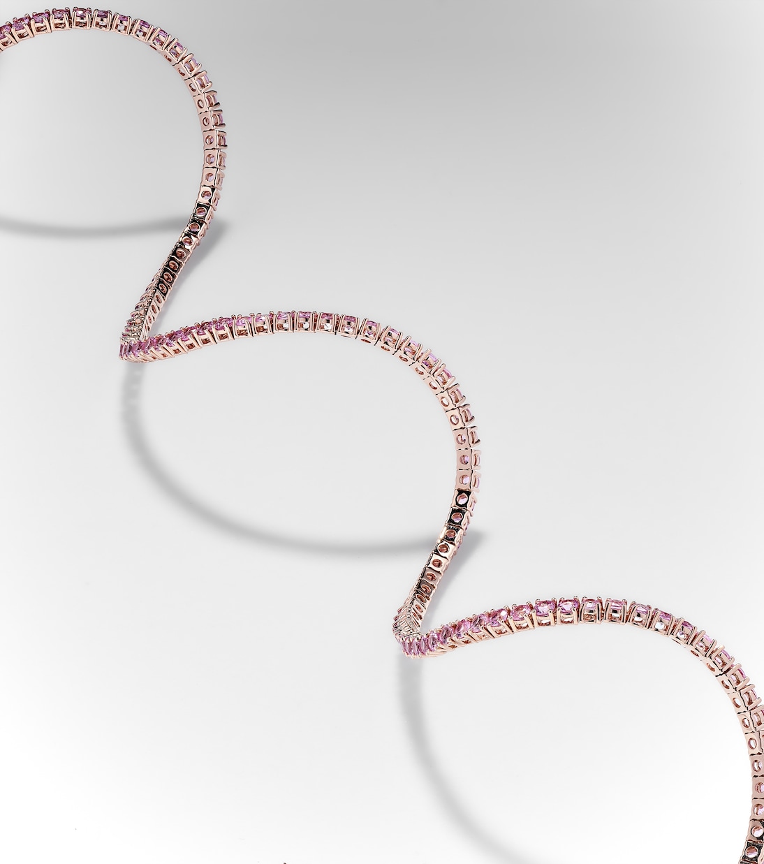Gioiello Elegante in Oro Rosa 14kt con Zaffiri Rosa per Giovani Stilisti