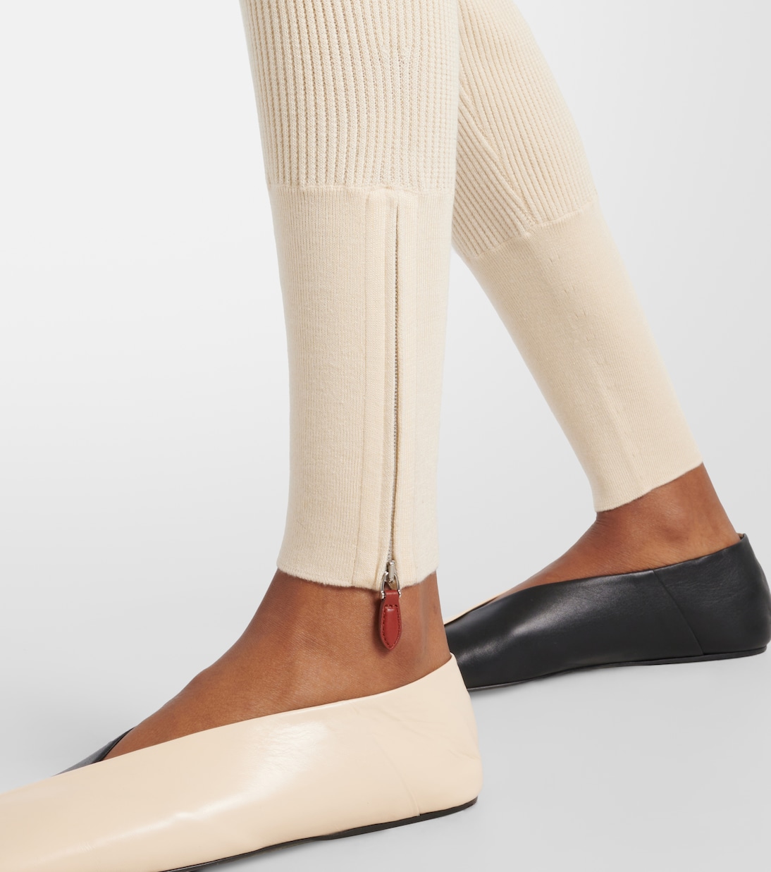 Loro Piana Leggings de Cachemira y Seda para un Estilo Joven y Elegante