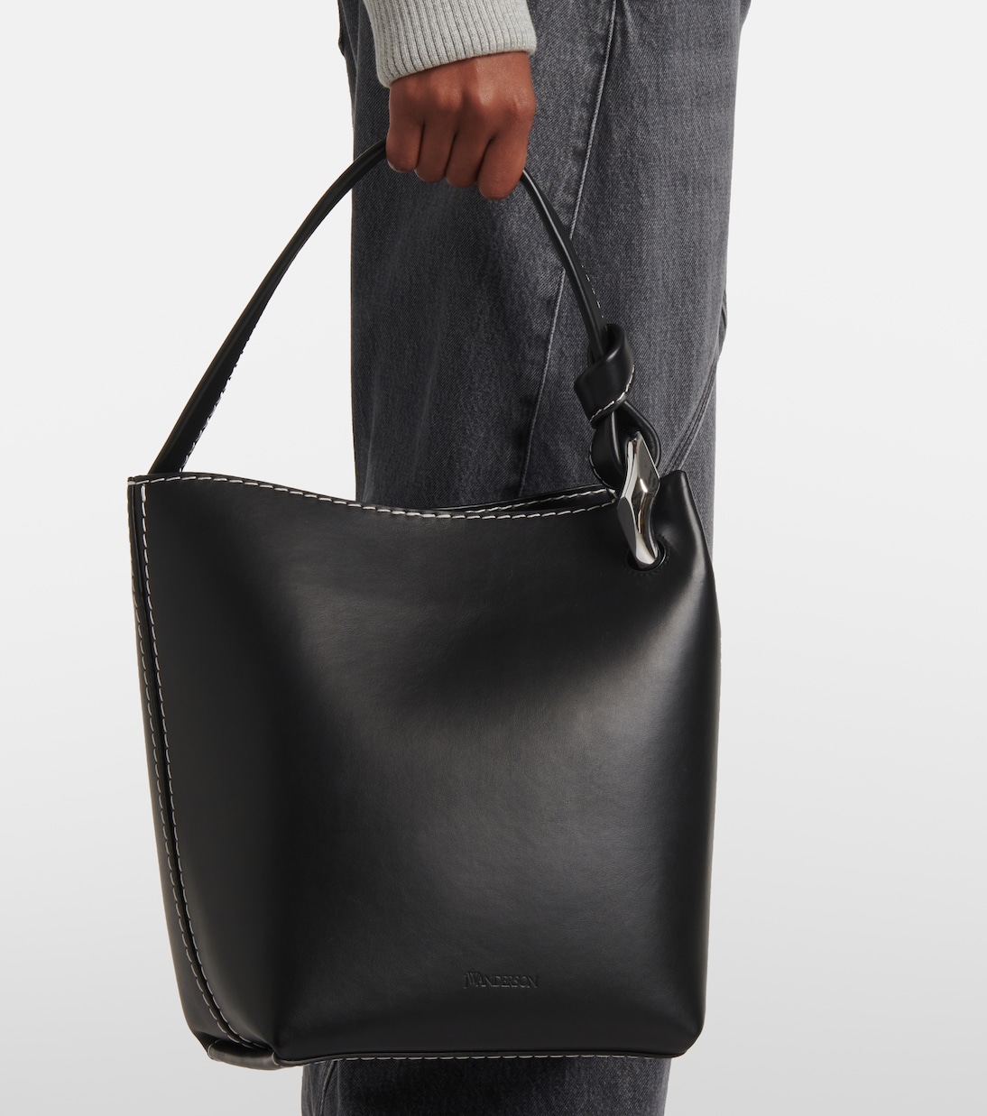 Sac seau Corner en cuir | JW Anderson