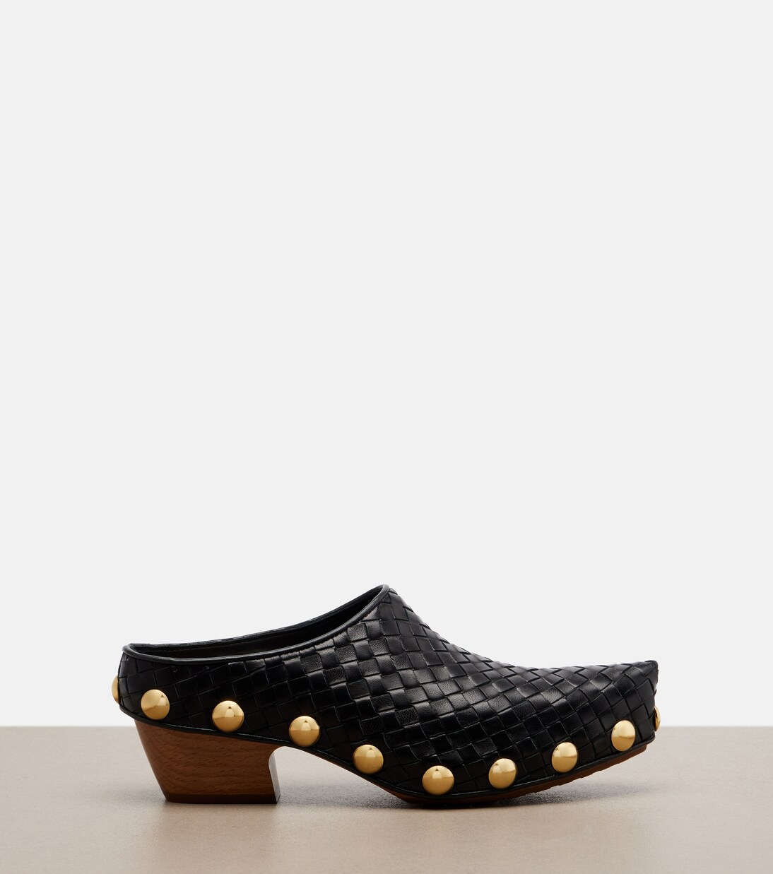 Mules Gondola en cuir Intrecciato à clous | Bottega Veneta