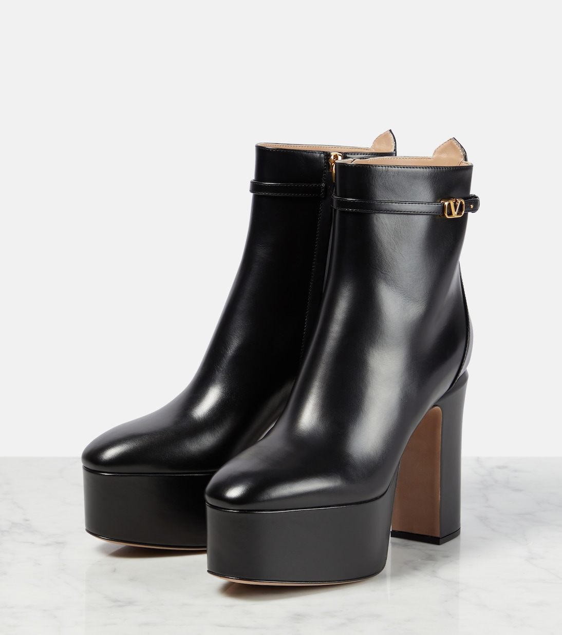 VLogo leather ankle boots | Valentino Garavani