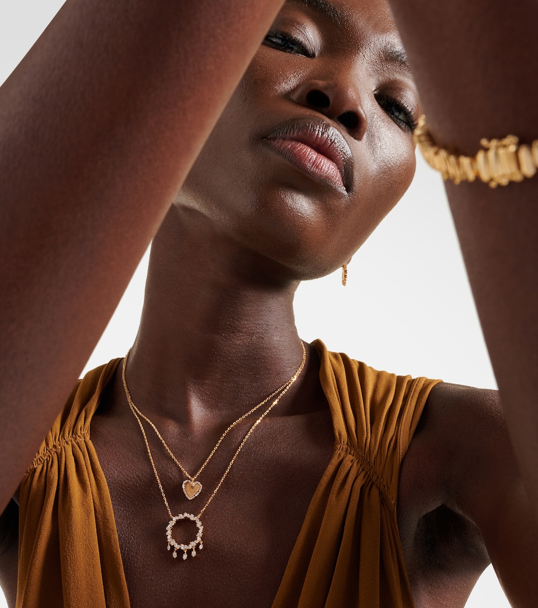 Collana cuore in oro 18kt con diamanti, design esclusivo per giovani trendy