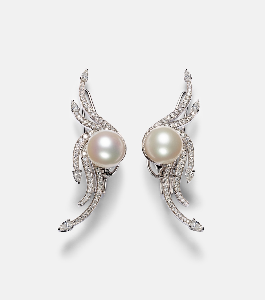 Pearlescent 18kt white gold earrings with diamonds and pearls | Yeprem